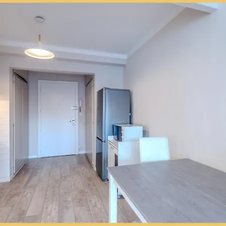 Le Chateau Rouge I T1 37m2 I Apartment